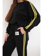 Dámský teplákový komplet model 21951909 s lampasy a volnou mikinou černý - K-Fashion