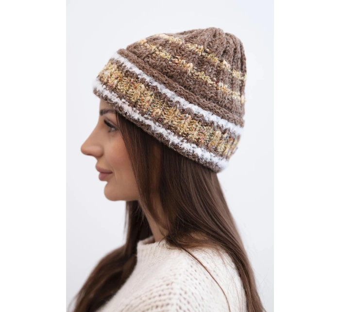 Dámska zimná čiapka s farebným vláknom a elastickou šnúrkou K352 cappuccino
