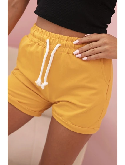 Dámske bavlnené šortky s elastickým pásom a šnurovaním v horčicovej farbe
