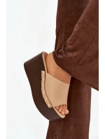 Dámské nazouváky na platformě s béžové model 21918817 - Boto