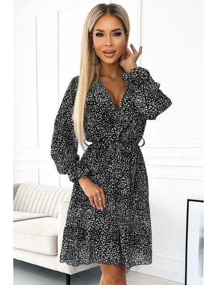 Dámské šifonové šaty s výstřihem, páskem a s vzorem model 18949995 - numoco basic Dámské šifonové šaty s výstřihem, páskem a s vzorem model 18949995 - numoco basic