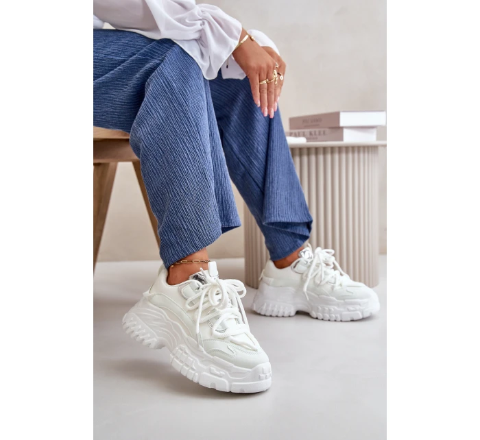 Dámské tenisky na masivní podrážce bílé model 21667383 - Boto Dámské tenisky na masivní podrážce bílé model 21667383 - Boto