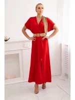 Dlouhé šaty s ozdobným páskem červené