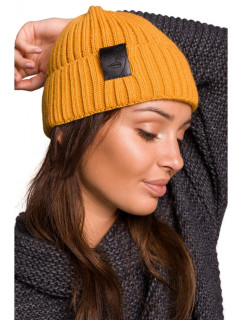 BK059 Rebrovaná pletená čiapka s odznakom z umelej kože - žltá