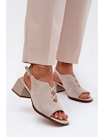Sandály z přírodního semiše na podpatku Maciejka K7521-22 světle béžové