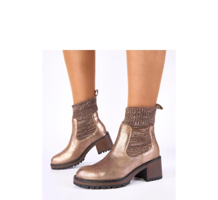 Topánky na podpätku M-789 zlaté - Solea Topánky na podpätku M-789 zlaté - Solea
