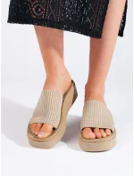 Pěkné hnědé dámské nazouváky na klínku Pěkné hnědé dámské nazouváky na klínku