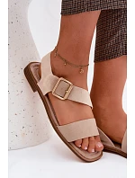 Dámské sandály na ploché podrážce Béžové se zlatou sponou model 22125649 - Boto