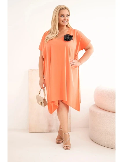 Dámské plus size bavlněné šaty s broží a výstřihem korálová Dámské plus size bavlněné šaty s broží a výstřihem korálová