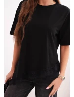 Dámska asymetrická bavlnená blúzka s čipkovanou spodnou časťou čierna Dámska asymetrická bavlnená blúzka s čipkovanou spodnou časťou čierna
