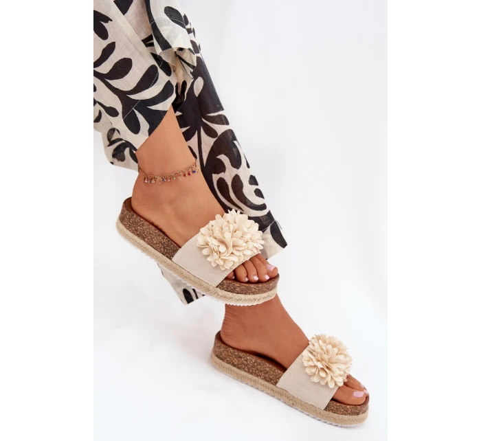 Klapki Damskie Na Platformie Z Ozdobnymi Kwiatkami Beżowe Tessara Klapki Damskie Na Platformie Z Ozdobnymi Kwiatkami Beżowe Tessara