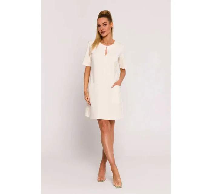 model 19660926 Trapézové šaty s předními kapsami krémové - Moe