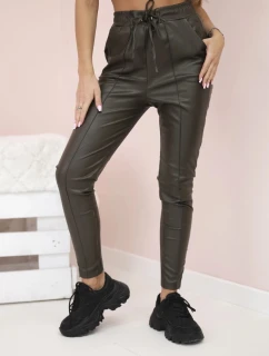 Dámské kalhoty z eko kůže s vázáním a rozparkem na model 21154131 khaki - K-Fashion