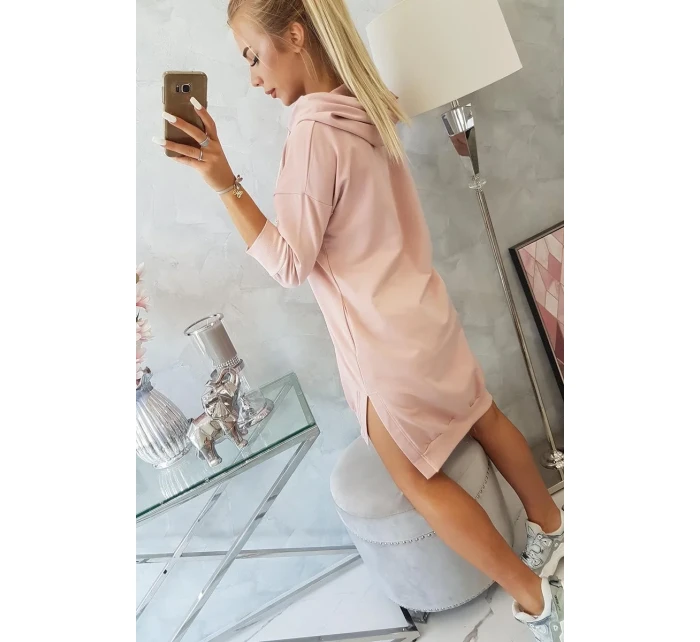Šaty s kapucňou a dlhším chrbtom tmavo púdrovo ružové