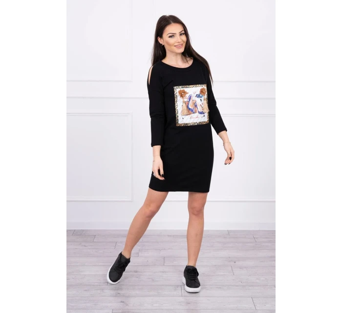 Šaty s 3D grafikou a ozdobnými volánky černé barvy