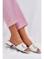 Elegantní Dámské Pantofle Na Se Zlatým Detalem  Bílé model 21697740 - VINCEZA