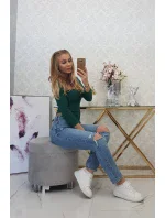 Tmavozelená blúzka s rebrovaným výstrihom