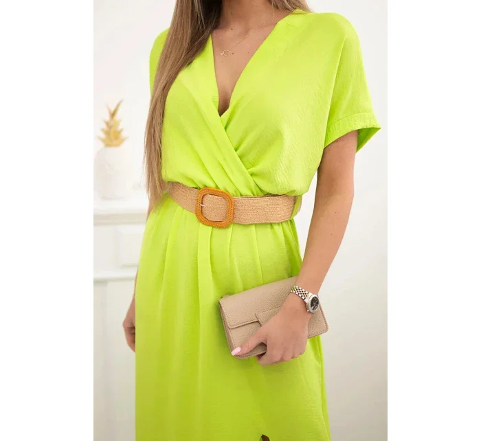 Dlhé šaty s ozdobným pásom neónovo zelenej farby