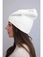 Dámska zimná vlnená čiapka s ozdobným pásom z kamienkov K402 ecru