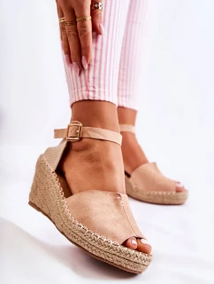 Pohodlné dámske sandále na klinoch Svetloružová Dellia