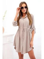 Šaty so zapínaním na gombíky a viazaním v páse