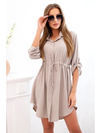 Šaty so zapínaním na gombíky a viazaním v páse