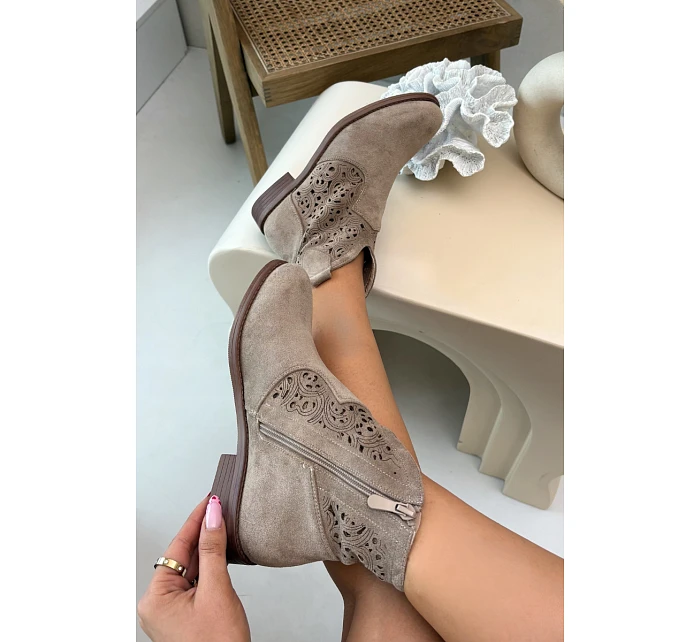 Dámské perforované kotníkové boty model 22102058 Béžové - S.Barski