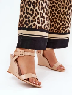 Dámske lakované sandále Nude Vliraya