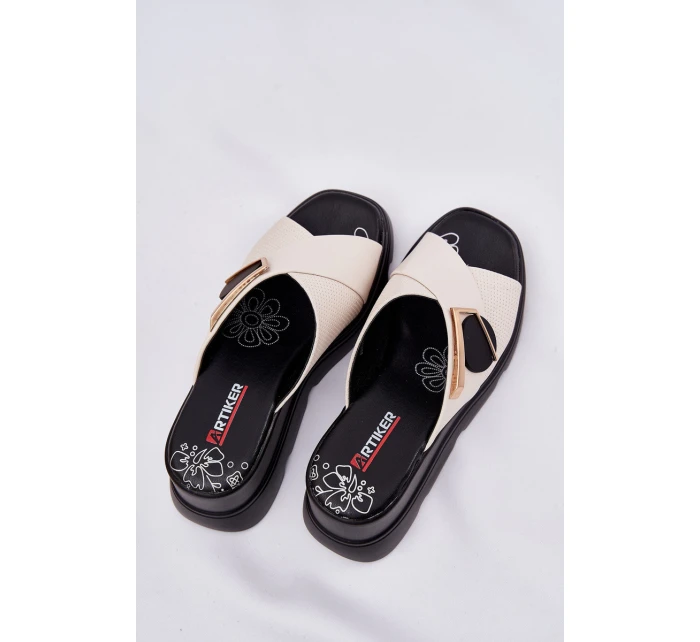 Eleganckie Skórzane Klapki Damskie Na Koturnie Z Ozdobą Artiker 56C1585 Beżowe