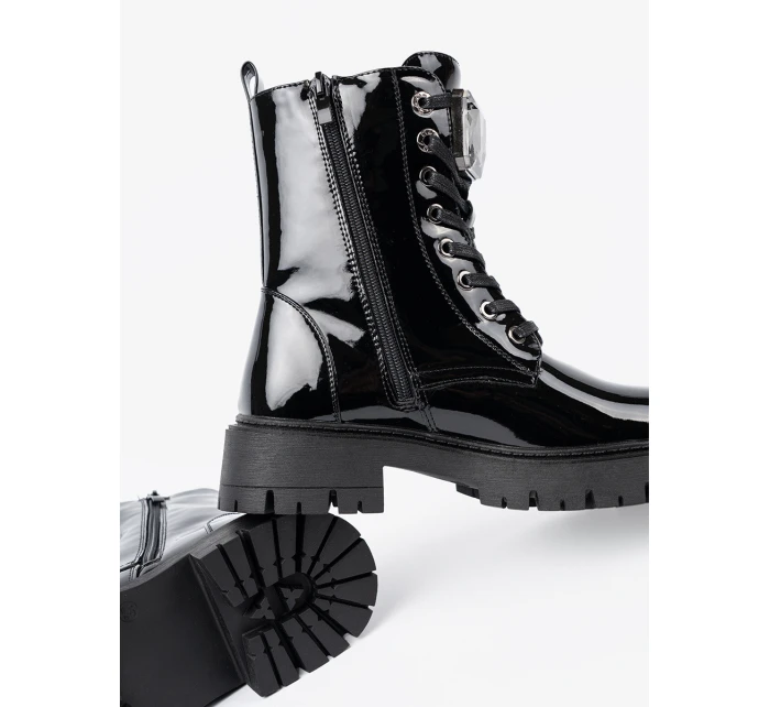 Pekné členkové topánky na platforme pre ženy Pekné členkové topánky na platforme pre ženy