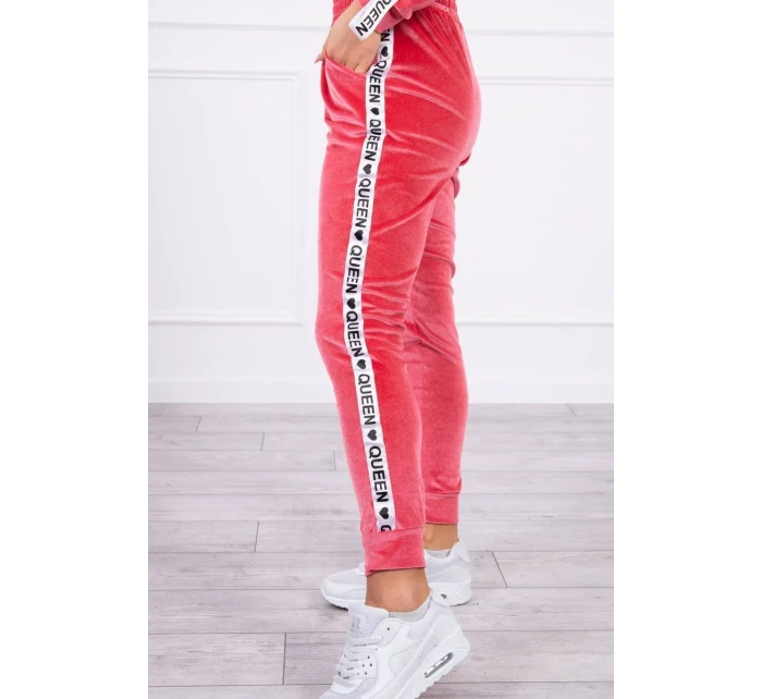 Velúrová súprava s nápisom Queen raspberry