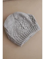 Dámská zimní čepice s vlnou a ozdobným pletením s perličkami model 21783053 světlá šedá - K-Fashion