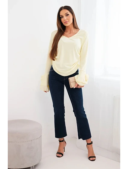 model 21938042 pruhovaná blůza s V výstřihem a volány na rukávech žlutá - K-Fashion model 21938042 pruhovaná blůza s V výstřihem a volány na rukávech žlutá - K-Fashion