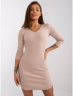 Šaty RV SK model 17338899 světle béžová - FPrice Šaty RV SK model 17338899 světle béžová - FPrice