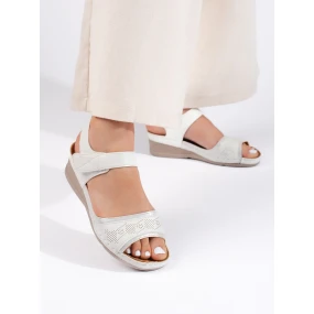 Trendy bílé dámské  sandály platforma