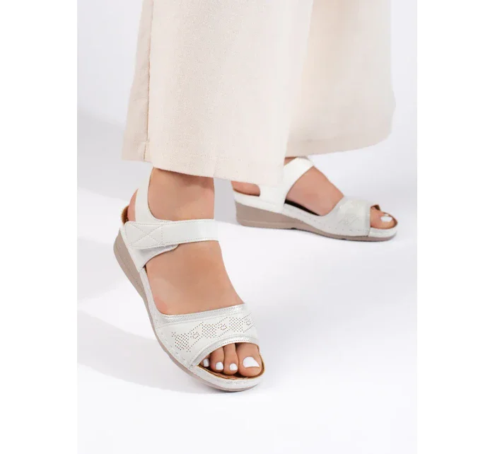 Trendy bílé dámské sandály platforma Trendy bílé dámské sandály platforma