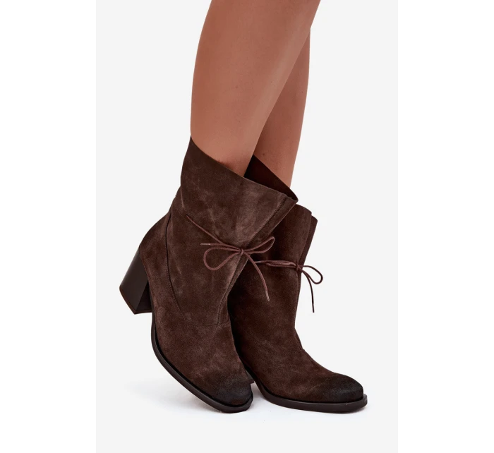Kožené semišové dámské kotníkové boty na podpatku model 21744772 čokoládové - Zazoo