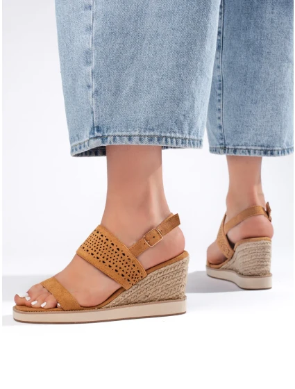 Moderní sandály dámské hnědé na klínku Moderní sandály dámské hnědé na klínku