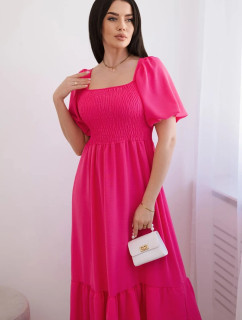 Šaty s jemným výstrihom ružovej farby