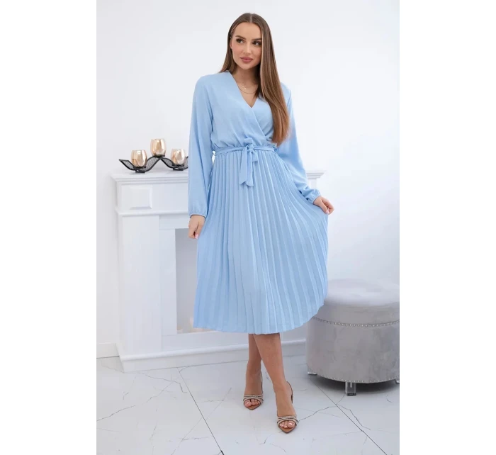 Šaty s viazaným skladaným lemom modré Šaty s viazaným skladaným lemom modré