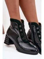 Lakované dámské kotníkové boty z přírodní kůže na podpatku model 21713856 tmavě zelené - D&A