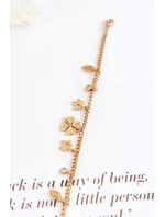 Módny náramok s ďatelinou a zlatými lístkami