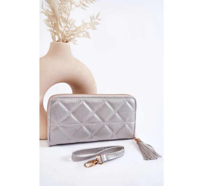 Velká prošívaná peněženka s pruhem stříbrný model 21573699 - Boto Velká prošívaná peněženka s pruhem stříbrný model 21573699 - Boto