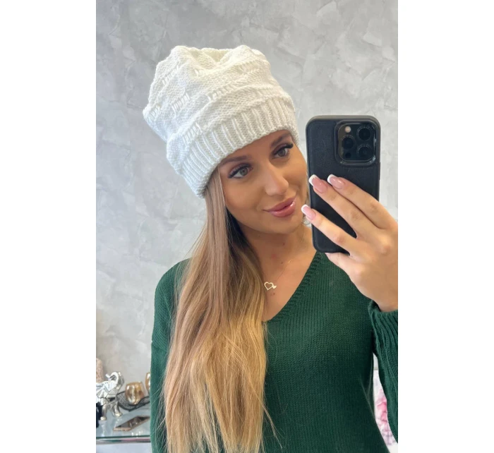Dámska čiapka Nastia K373 biela