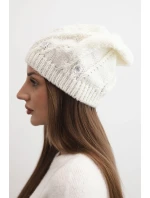 Dámska zimná vlnená čiapka s ozdobnými kryštálmi K461 ecru