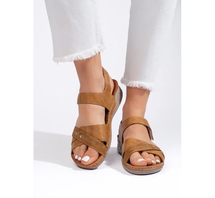Praktické dámské sandály hnědé platforma Praktické dámské sandály hnědé platforma