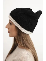 Dámska zimná vlnená čiapka s pleteným vzorom K443 čierna + béžová Dámska zimná vlnená čiapka s pleteným vzorom K443 čierna + béžová