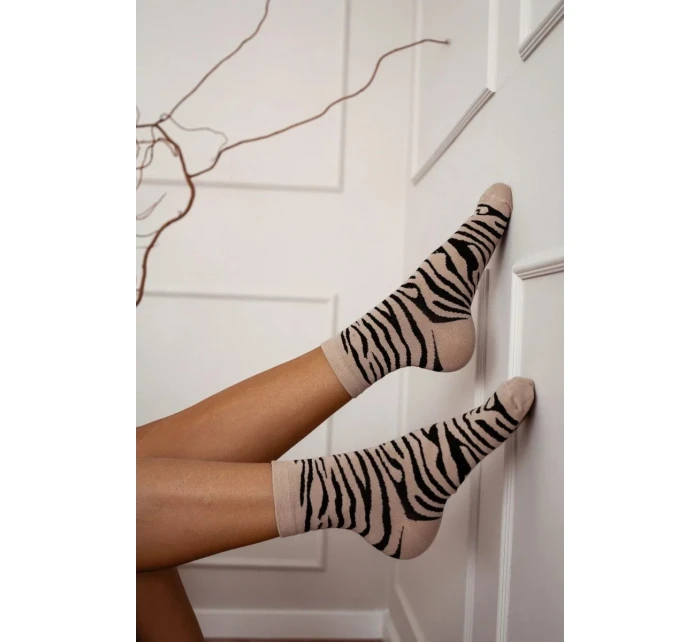 Dámske bavlnené ponožky Zebra - béžové Dámske bavlnené ponožky Zebra - béžové