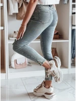 Dámské úzké džínové kalhoty s páskem modré Dstreet model 21985353 - FashionStreet Dámské úzké džínové kalhoty s páskem modré Dstreet model 21985353 - FashionStreet
