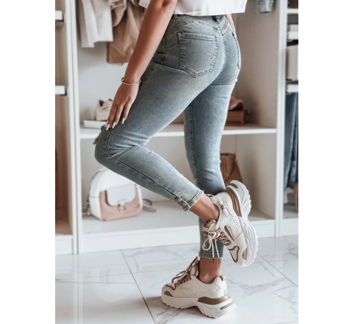 Dámské úzké džínové kalhoty s páskem modré Dstreet model 21985353 - FashionStreet Dámské úzké džínové kalhoty s páskem modré Dstreet model 21985353 - FashionStreet